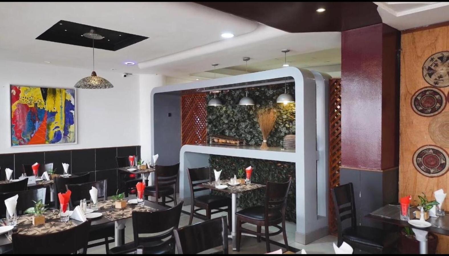 Nobila Airport Hotel Cotonou Extérieur photo
