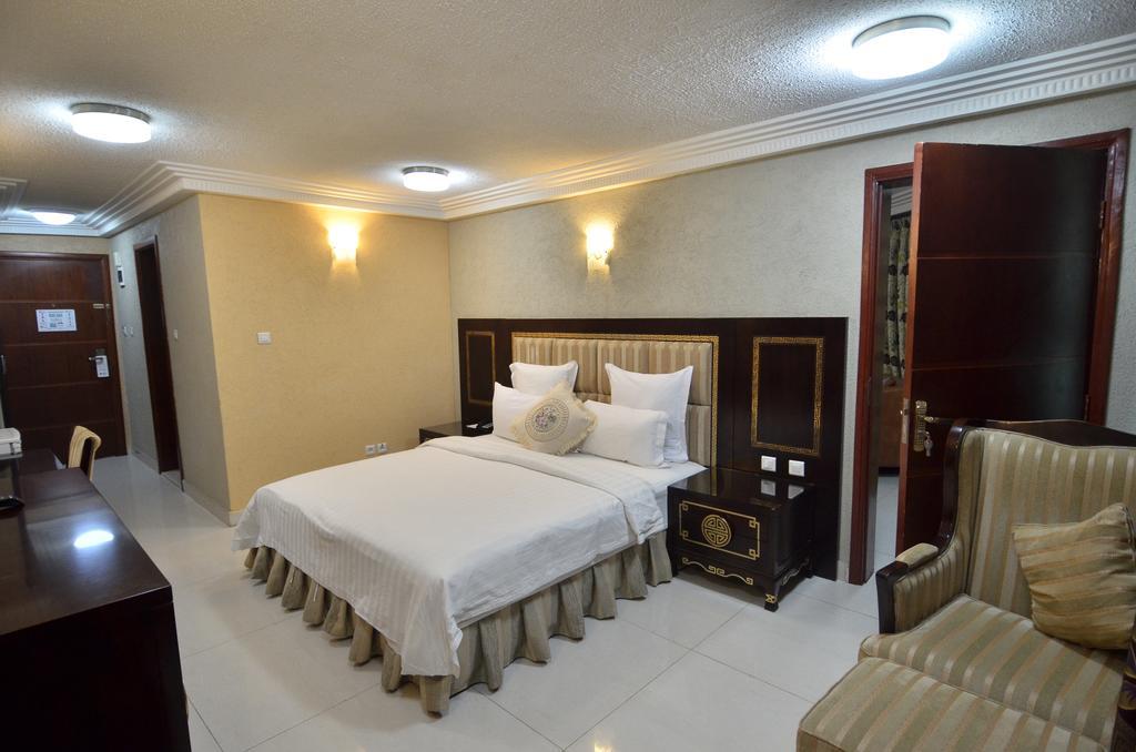 Nobila Airport Hotel Cotonou Extérieur photo