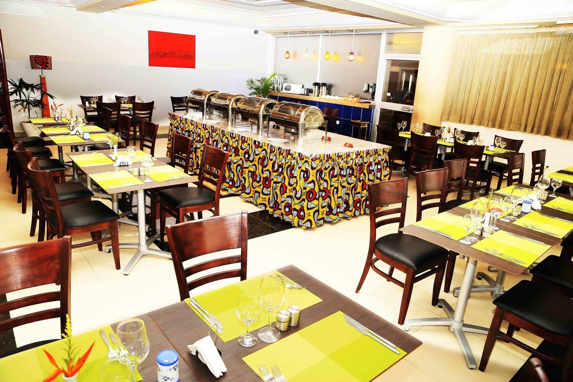 Nobila Airport Hotel Cotonou Extérieur photo
