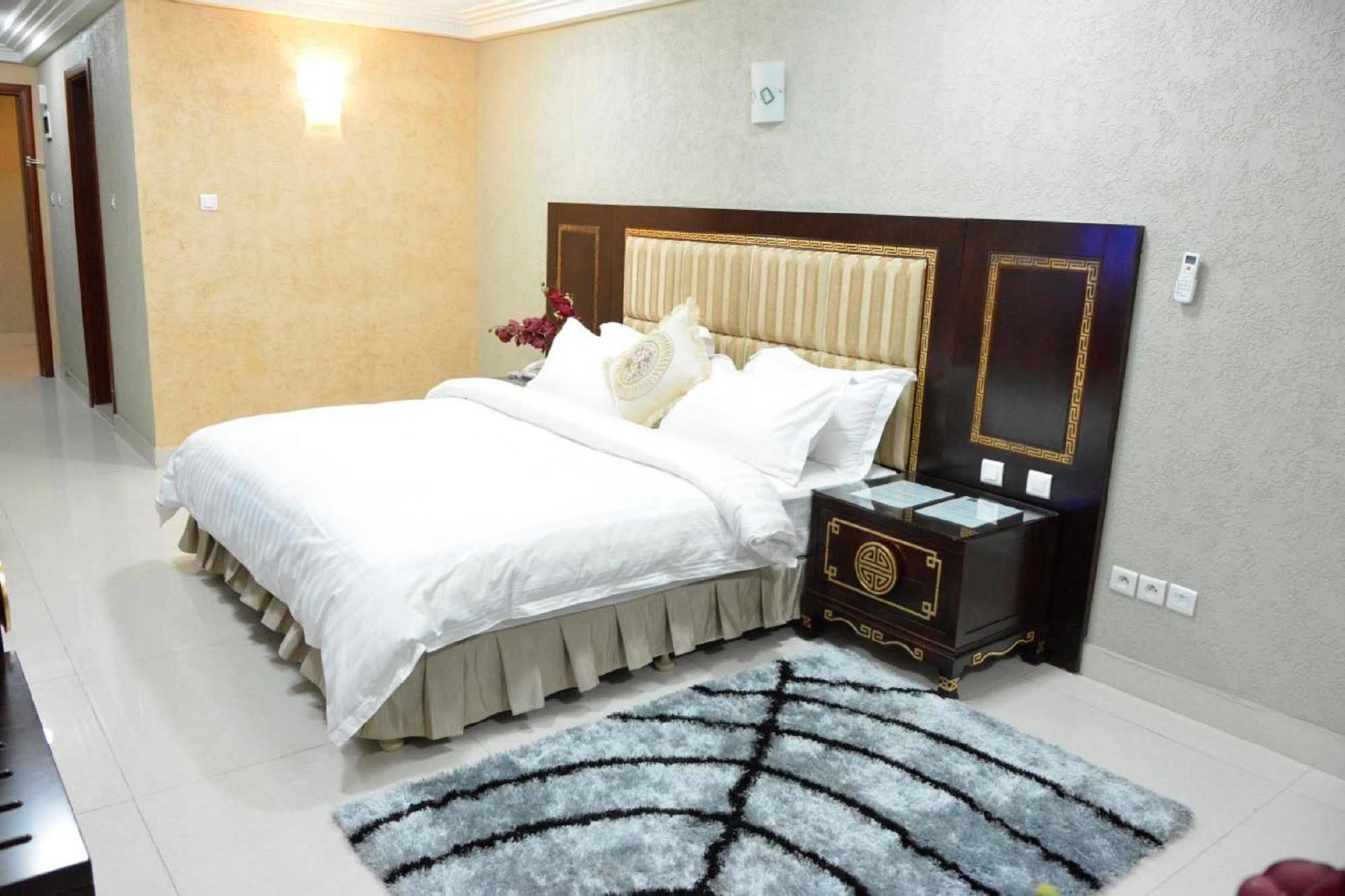 Nobila Airport Hotel Cotonou Extérieur photo